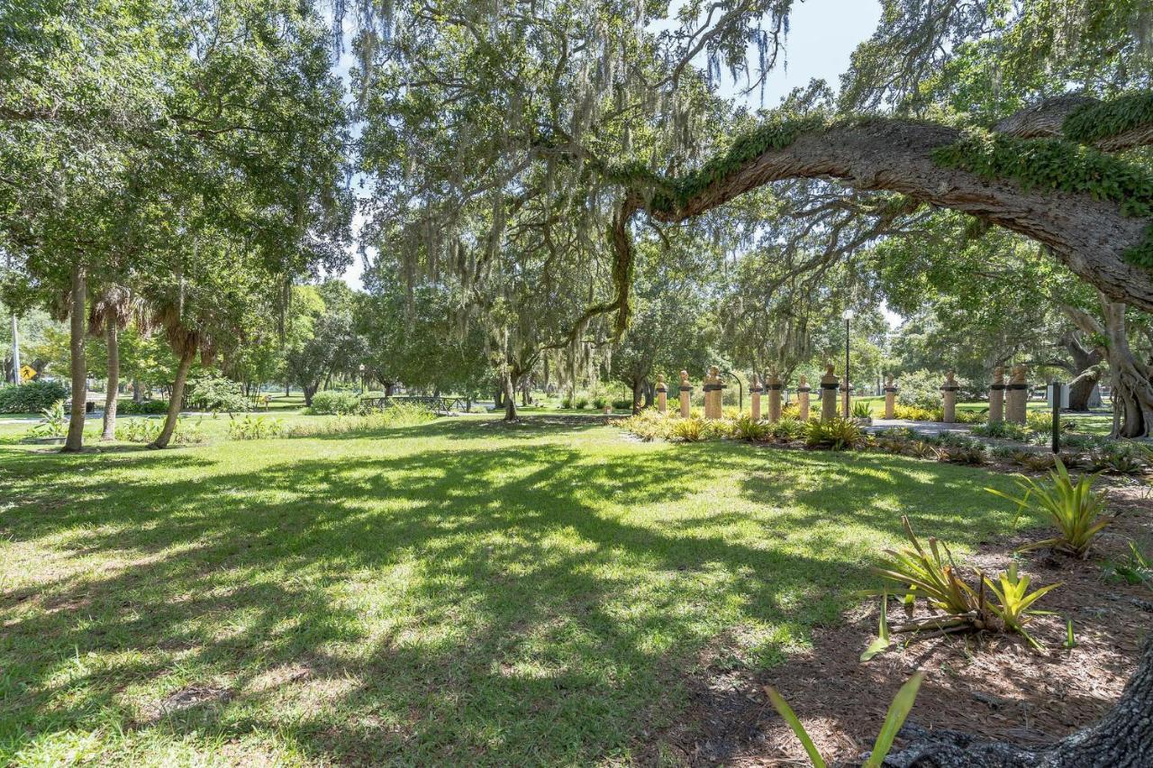 Downtown Single Family Modern Bungalow Close To Beaches And Dining Home Sarasota Bagian luar foto