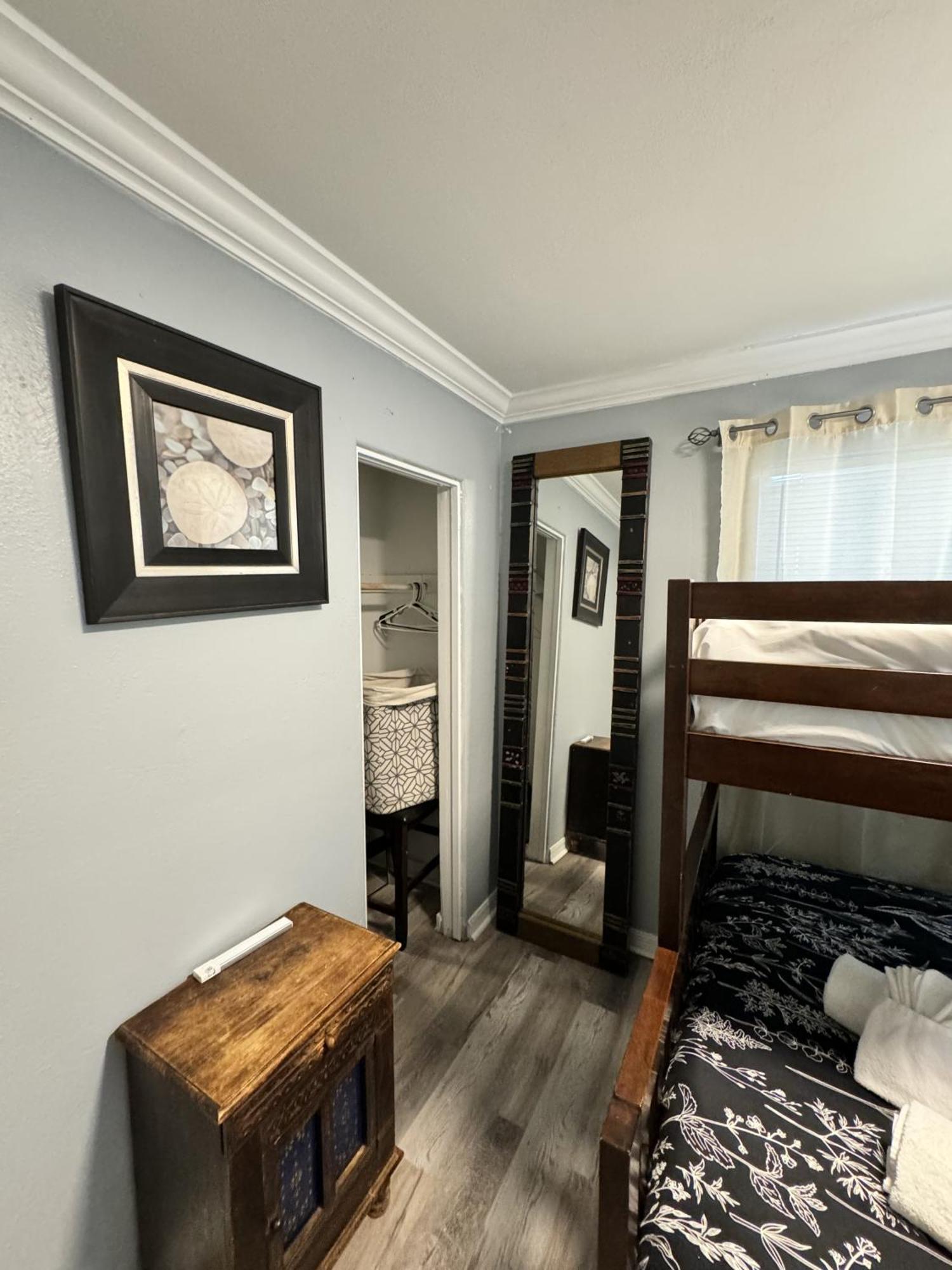 Downtown Single Family Modern Bungalow Close To Beaches And Dining Home Sarasota Bagian luar foto